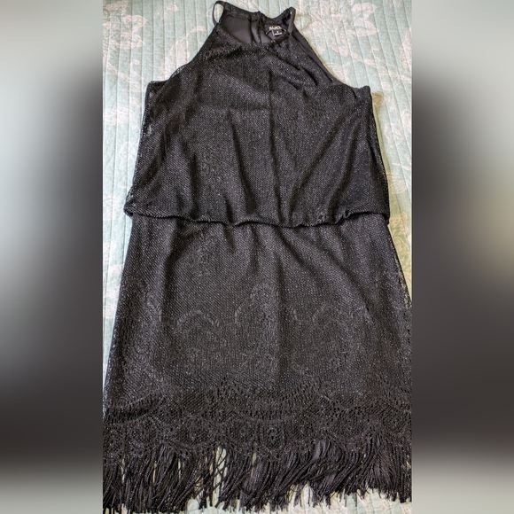 SLNY Dresses & Skirts - SLNY Black Lace Dress. Size 8.